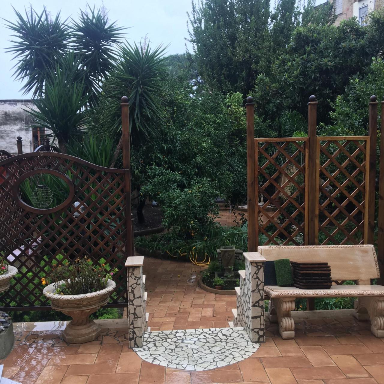 مبيت وإفطار نابولي Il Giardino Di Daphne المظهر الخارجي الصورة