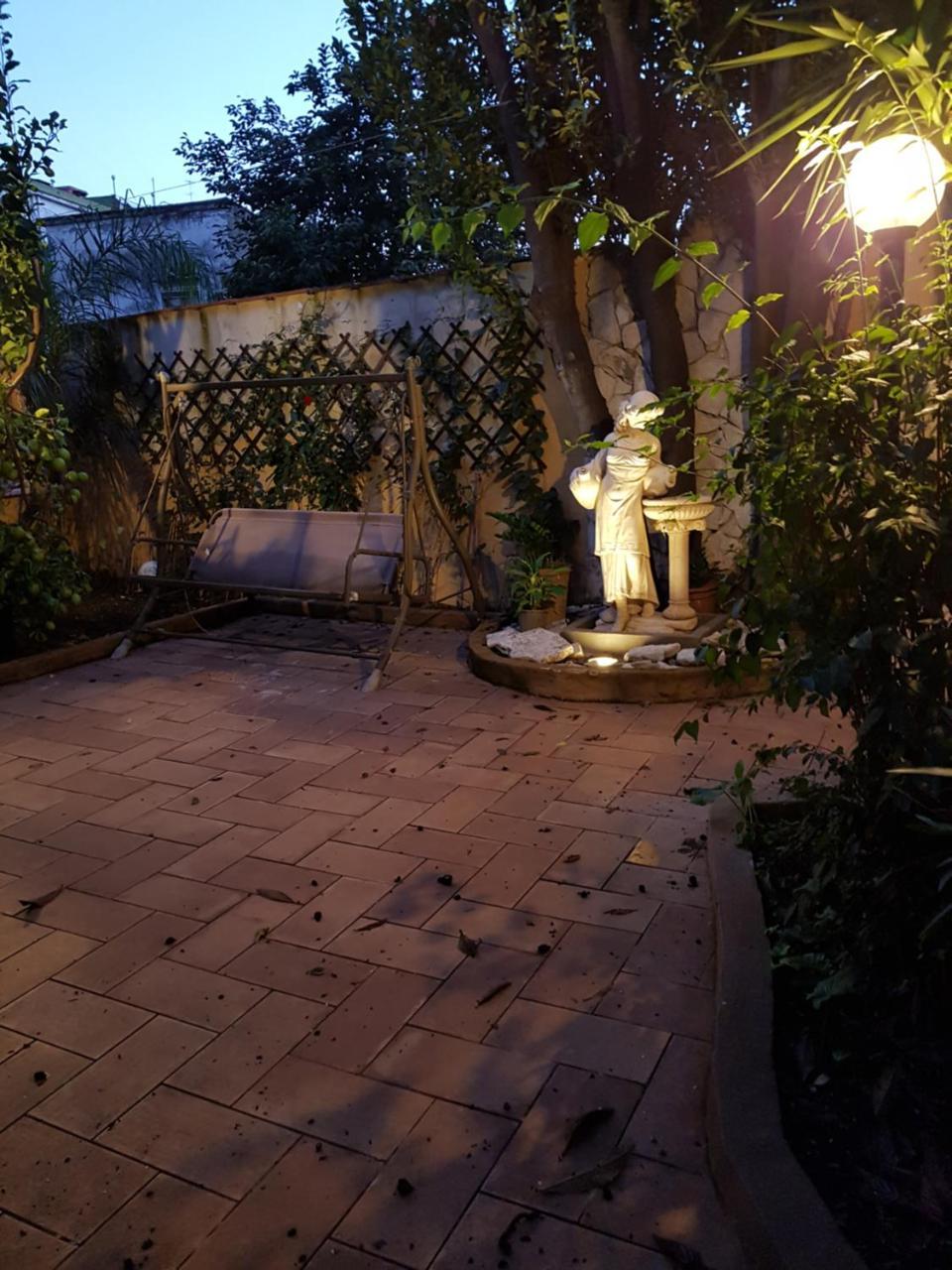 مبيت وإفطار نابولي Il Giardino Di Daphne المظهر الخارجي الصورة